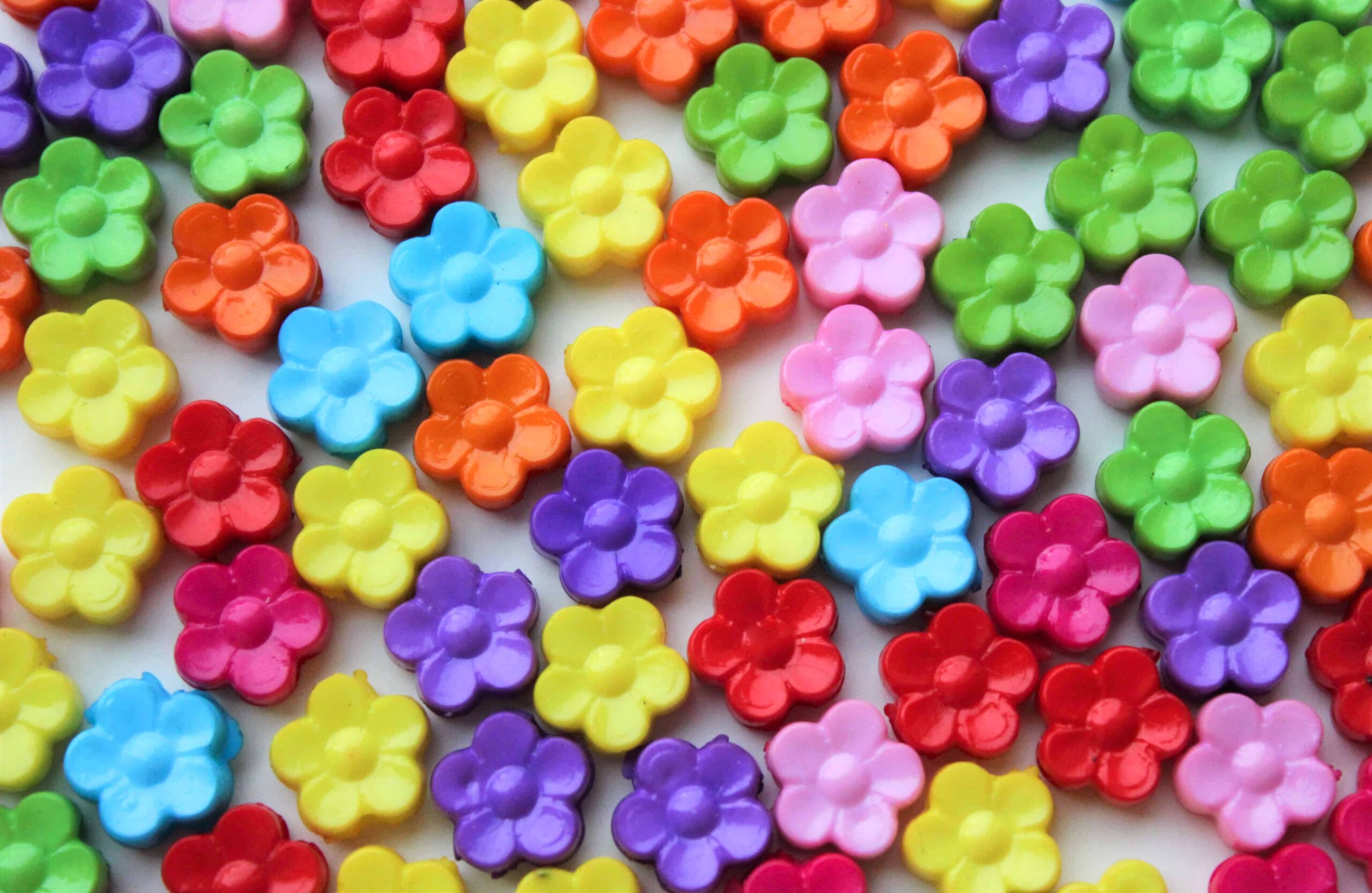 Akrylperler, blomster i regnbuens farger - Bilde 5