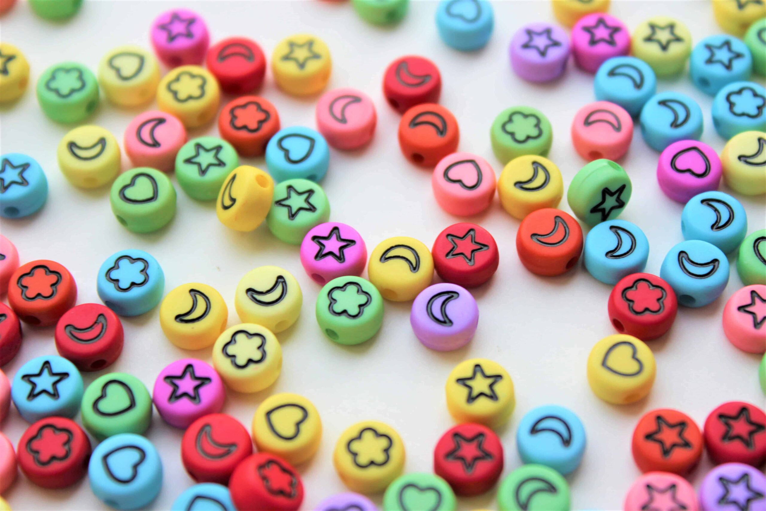 Akrylperler, runde, pastellfarget, med ulike motiver - Bilde 4