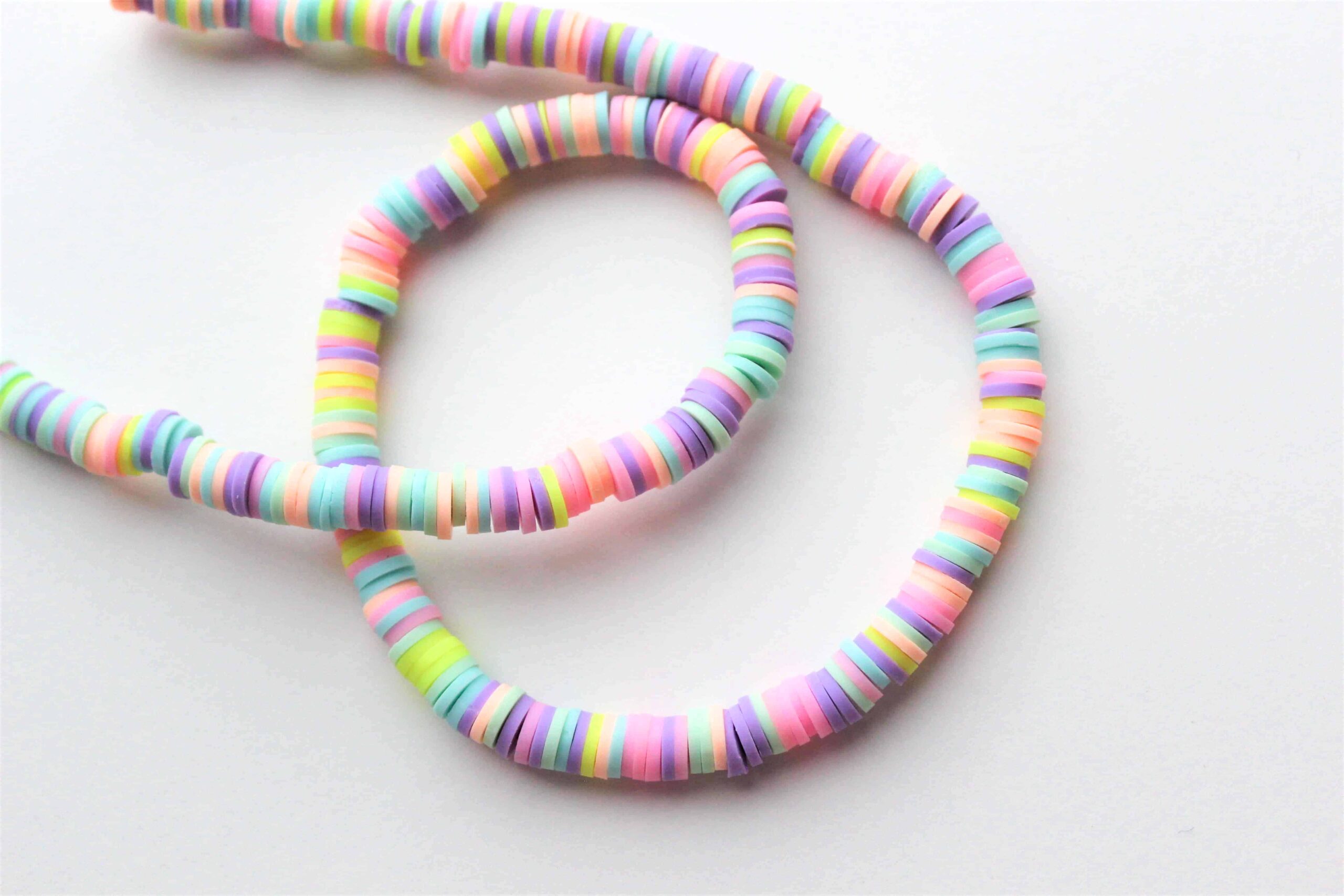 Pastell fargede Polymer Clay Heishi perler. - Bilde 3