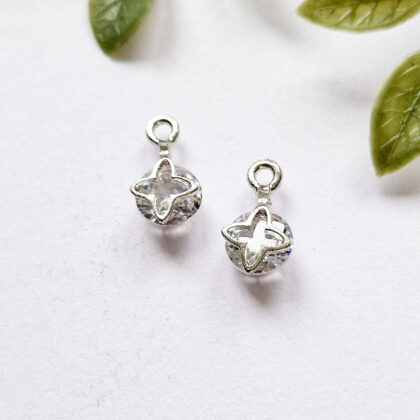 Anheng, med Cubic Zirconia, sølvfarget