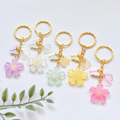 Nøkkelring/veskeanheng, fargerike blomster
