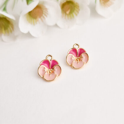 18k gullforgylt anheng, rosa Stemorsblomst