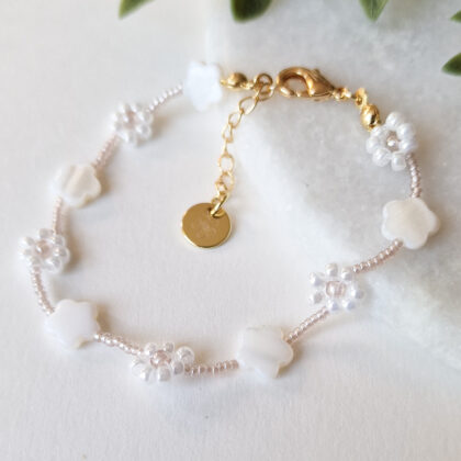 Blomsterarmbånd  med skjellperler