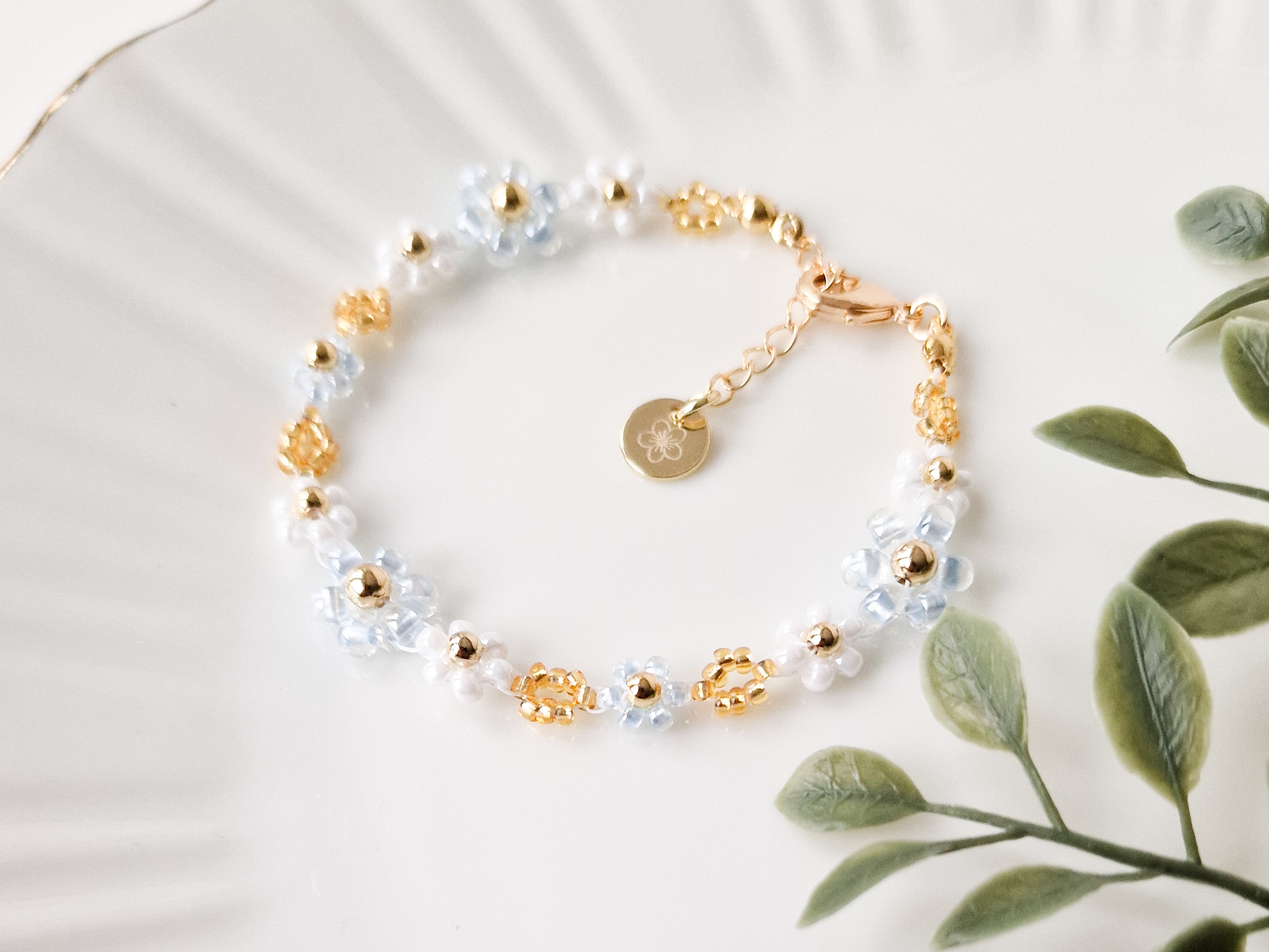 Blomsterarmbånd med gullperler. - Bilde 8