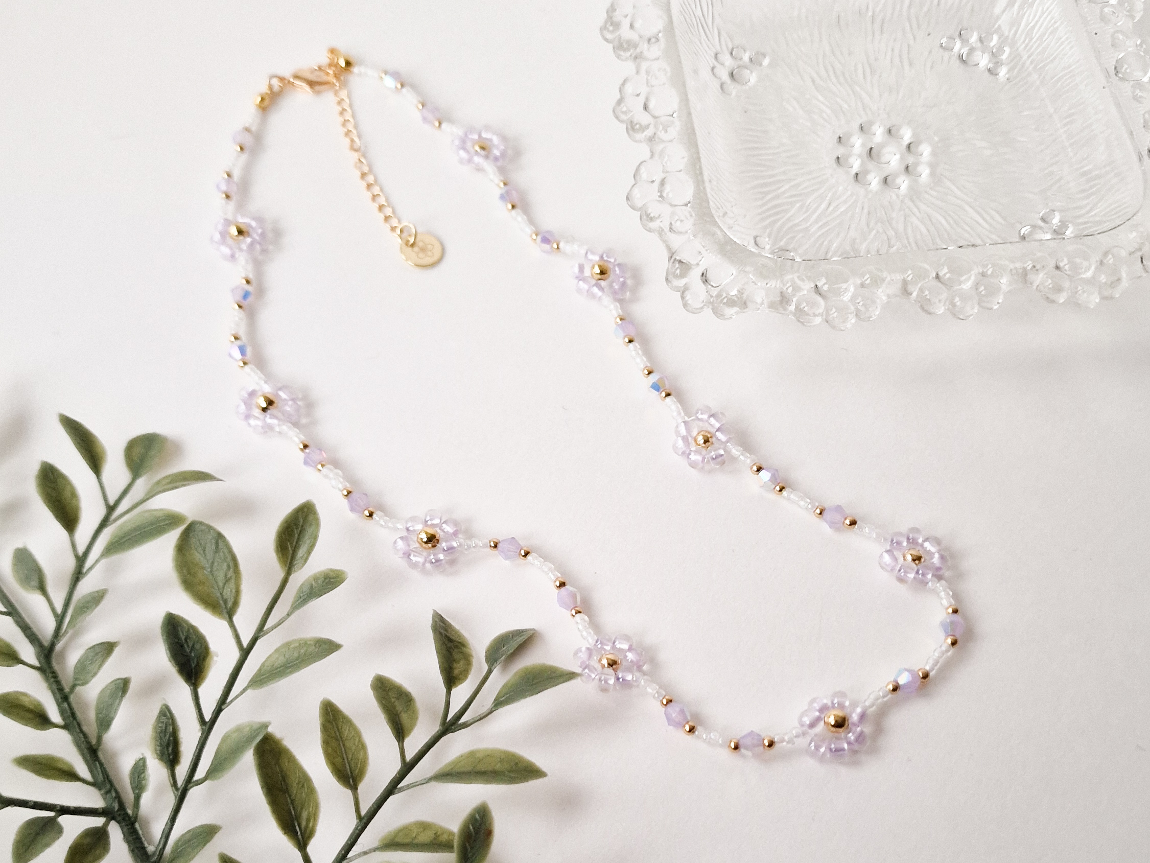 Perlesmykke med blomster i lys lilla - Bilde 5