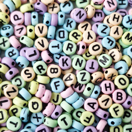 Akrylperler, bokstavperler, pastell