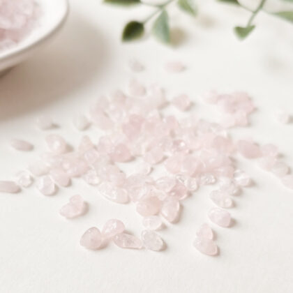 Små Rosenkvartsperler, chipbeads
